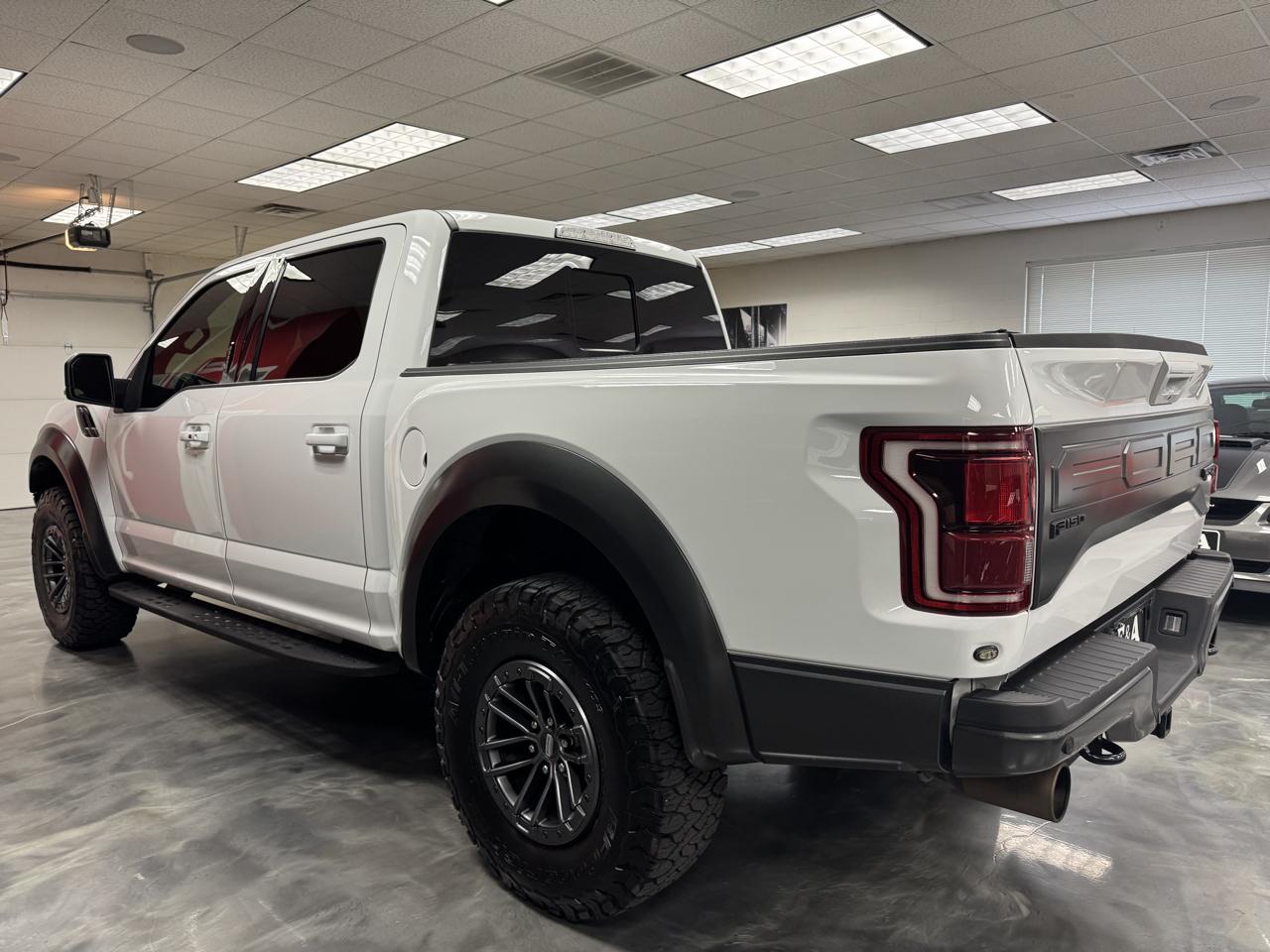 Ford F-150 Raptor 4WD SuperCrew 5.5' Box 2017