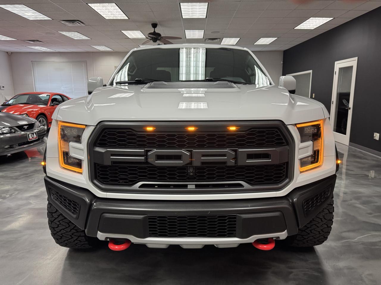 Ford F-150 Raptor 4WD SuperCrew 5.5' Box 2017