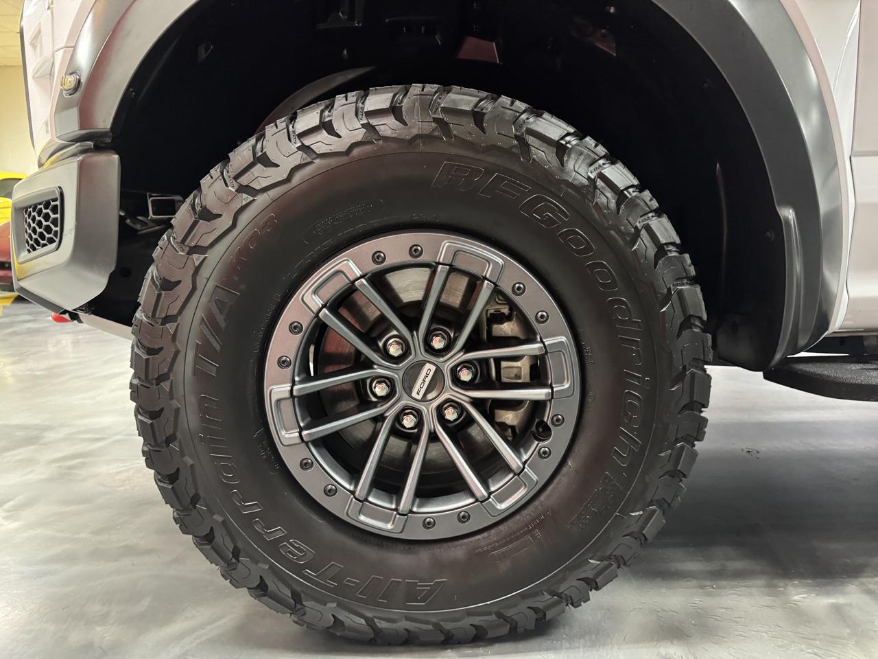 Ford F-150 Raptor 4WD SuperCrew 5.5' Box 2017