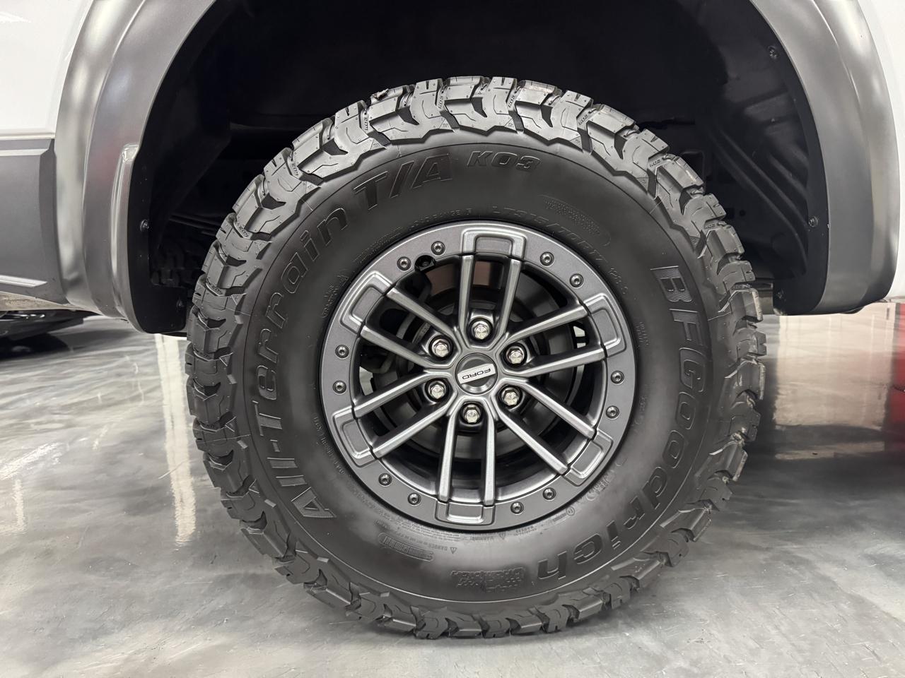 Ford F-150 Raptor 4WD SuperCrew 5.5' Box 2017