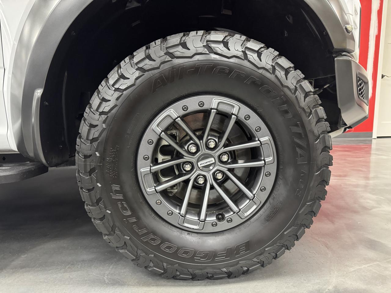 Ford F-150 Raptor 4WD SuperCrew 5.5' Box 2017