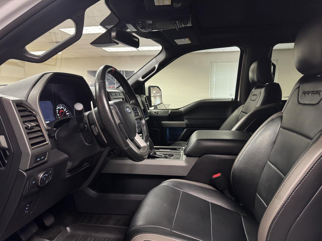 Ford F-150 Raptor 4WD SuperCrew 5.5' Box 2017