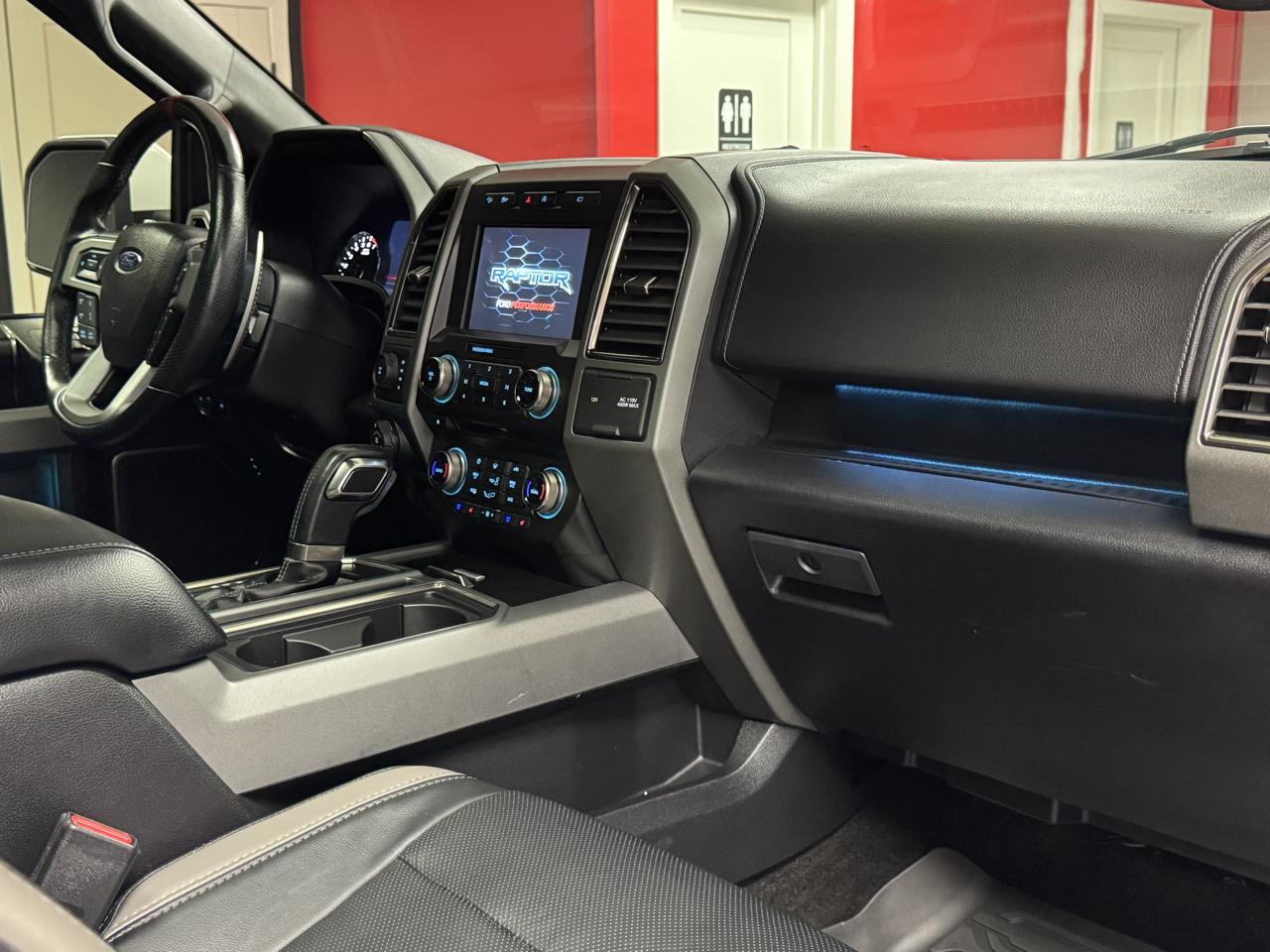 Ford F-150 Raptor 4WD SuperCrew 5.5' Box 2017