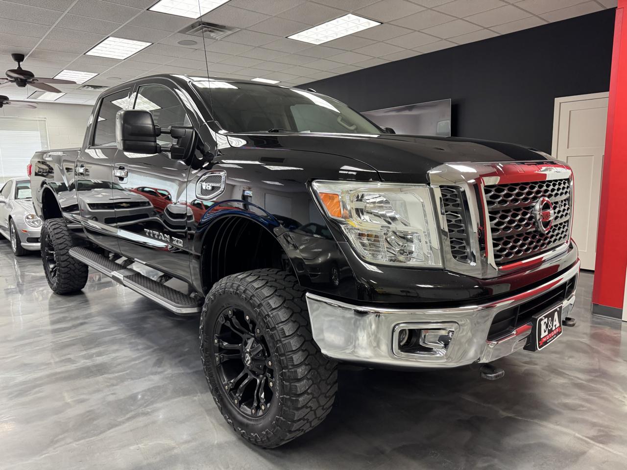 Nissan Titan XD 4x4 Crew Cab SV 2017