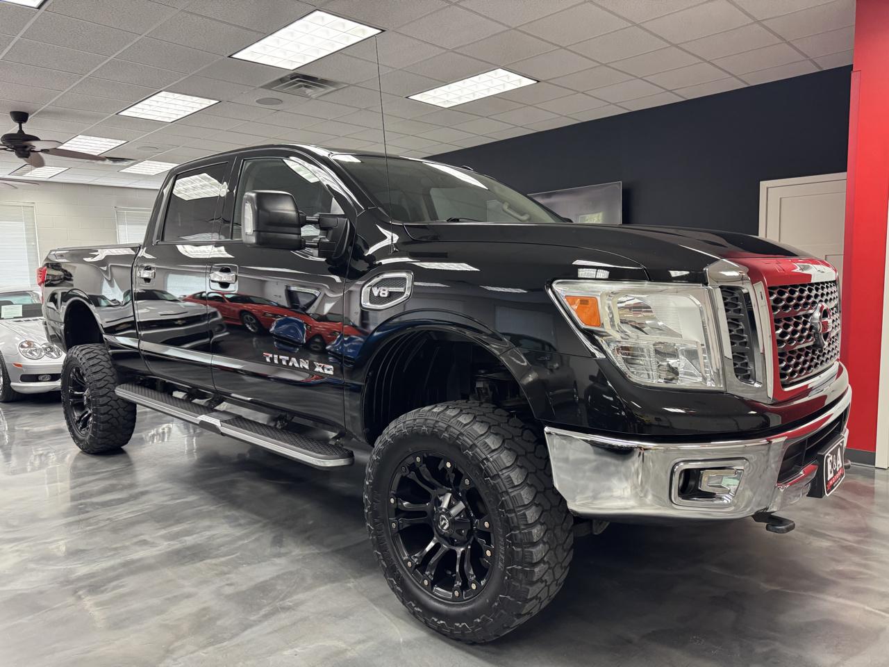 Nissan Titan XD 4x4 Crew Cab SV 2017