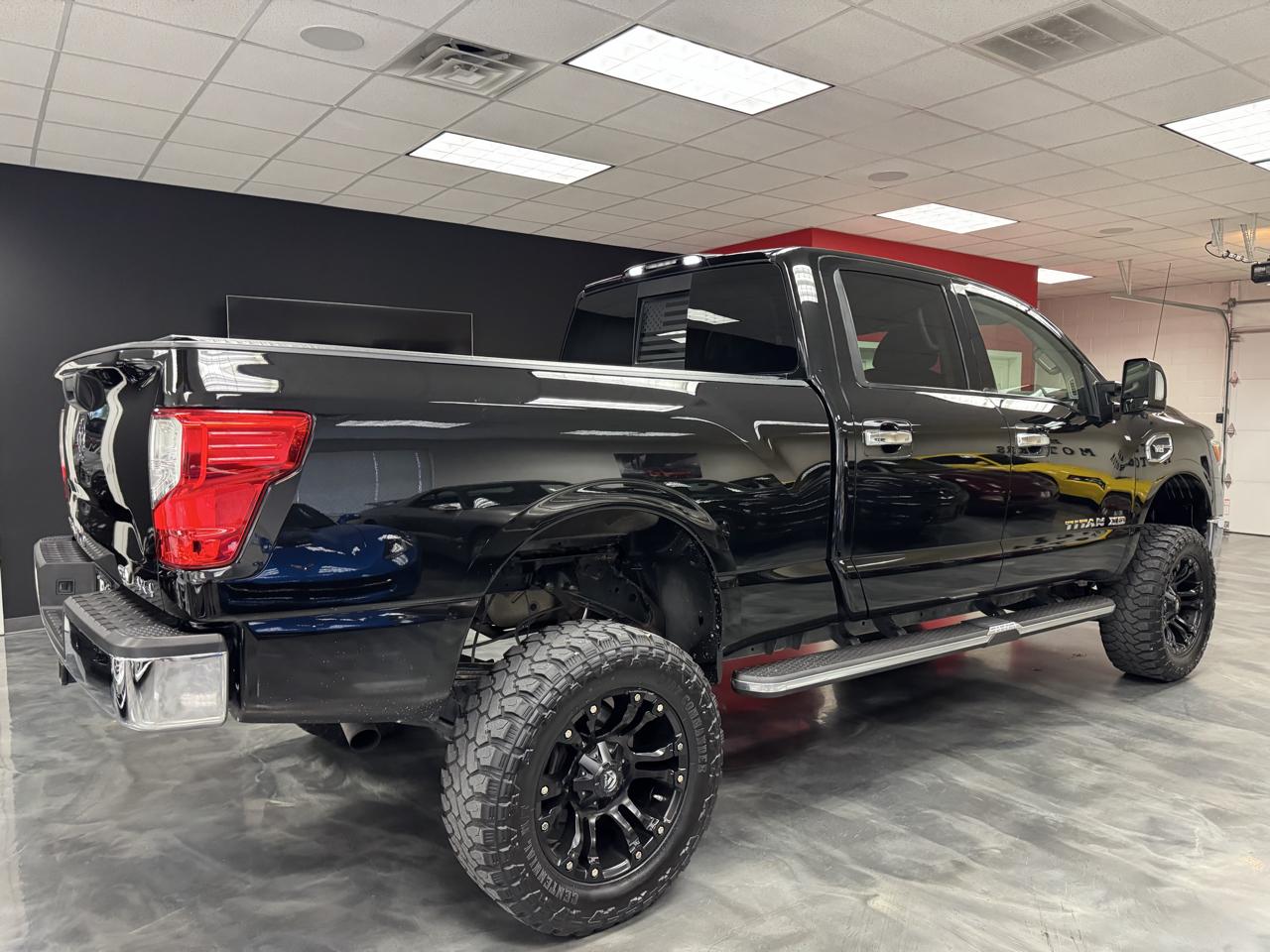 Nissan Titan XD 4x4 Crew Cab SV 2017