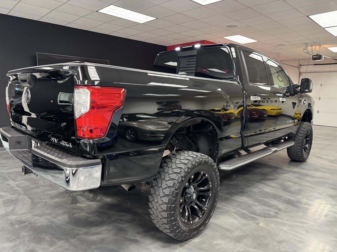 Nissan Titan XD 4x4 Crew Cab SV 2017