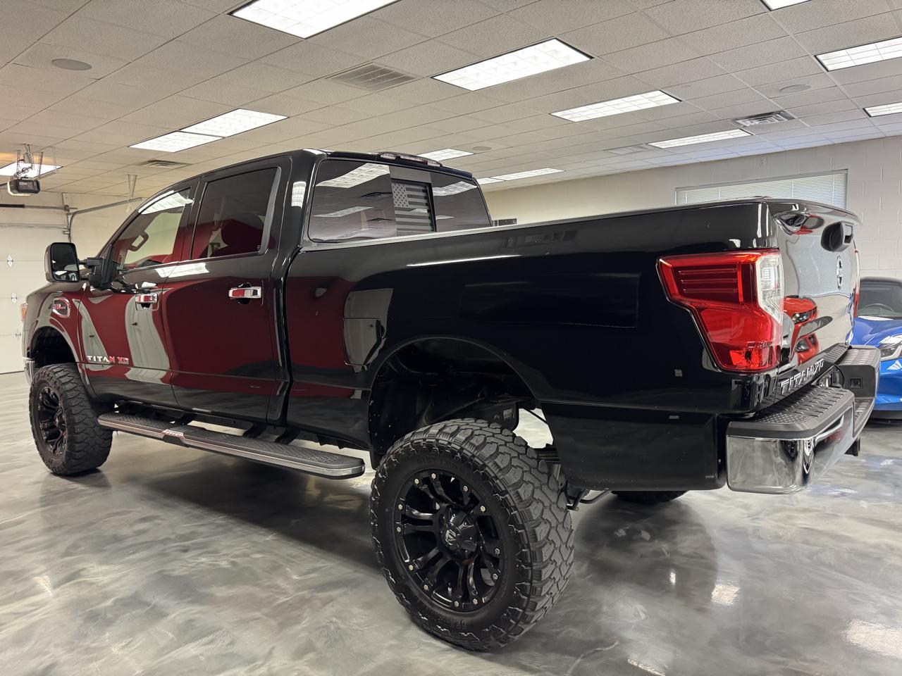 Nissan Titan XD 4x4 Crew Cab SV 2017