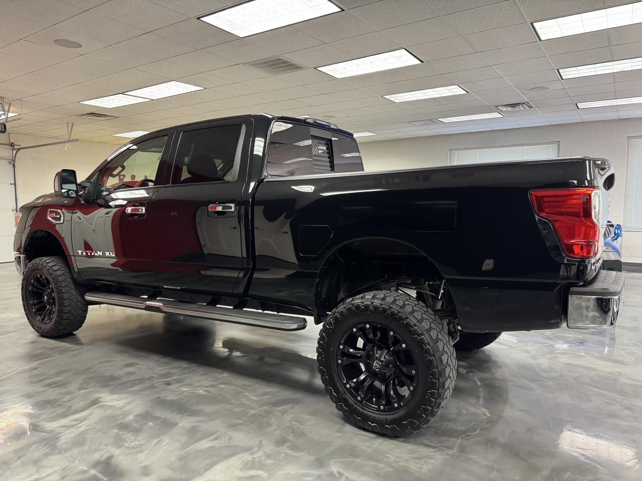 Nissan Titan XD 4x4 Crew Cab SV 2017