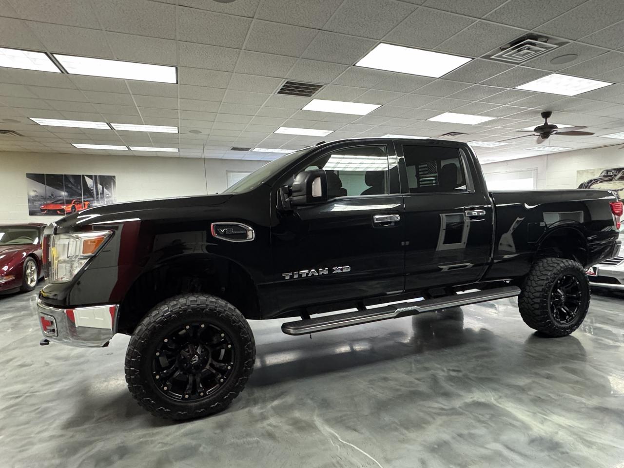 Nissan Titan XD 4x4 Crew Cab SV 2017