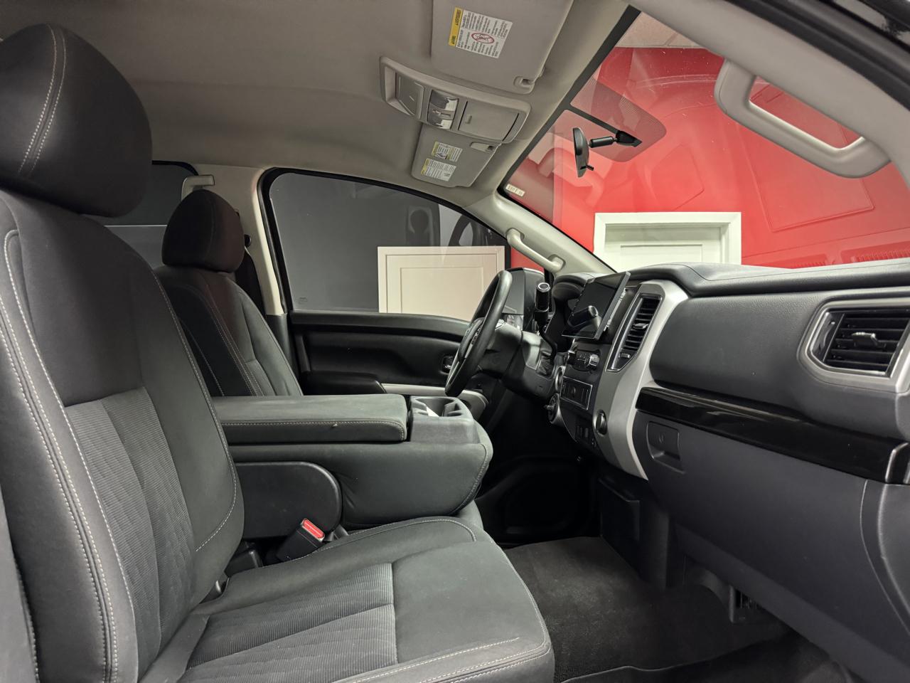 Nissan Titan XD 4x4 Crew Cab SV 2017