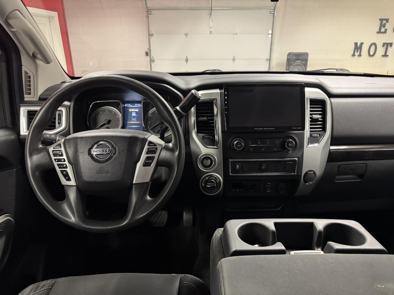 Nissan Titan XD 4x4 Crew Cab SV 2017