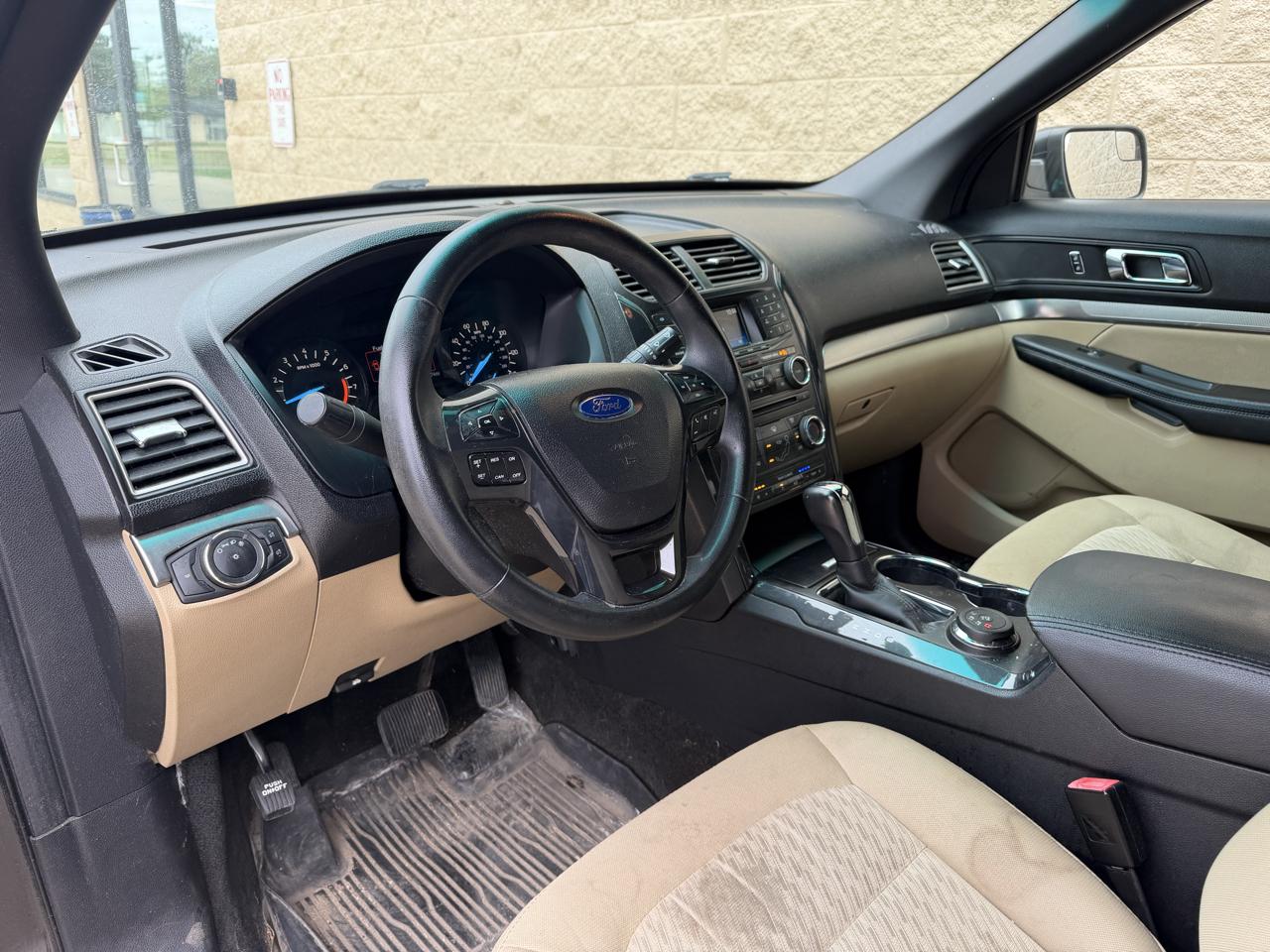 Ford Explorer Base 4WD 2017