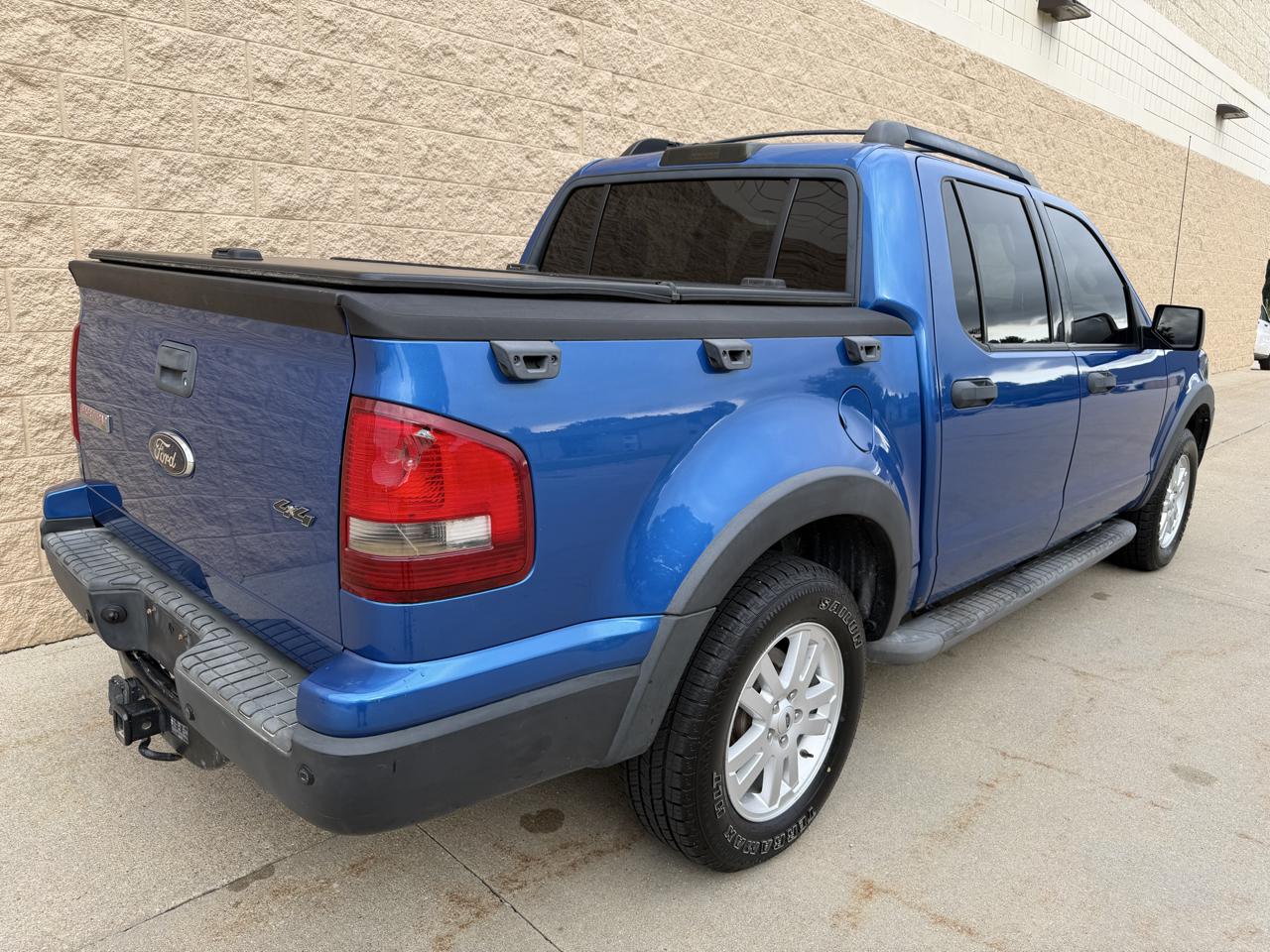Ford Explorer Sport Trac 4WD 4dr XLT 2010