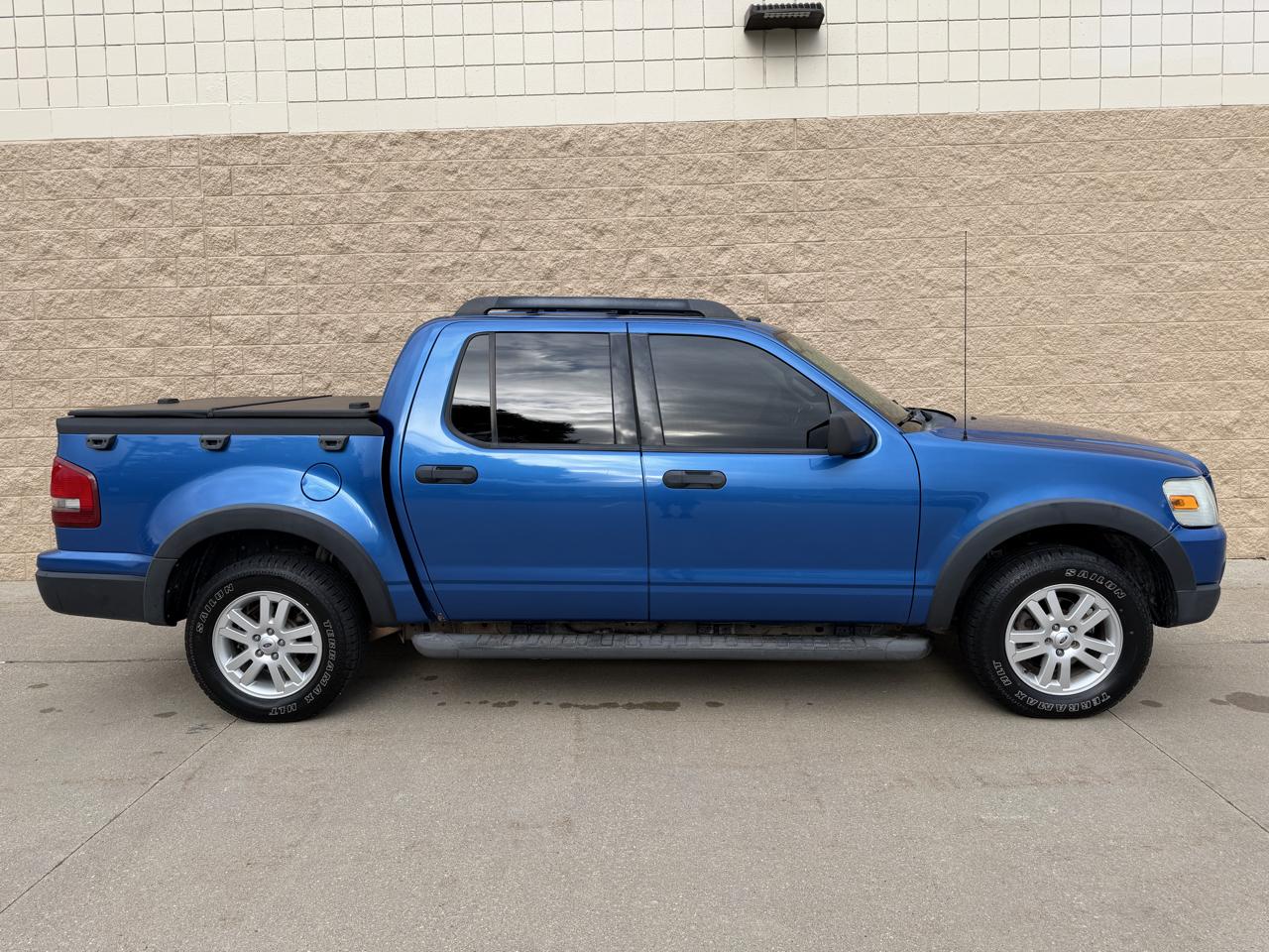 Ford Explorer Sport Trac 4WD 4dr XLT 2010