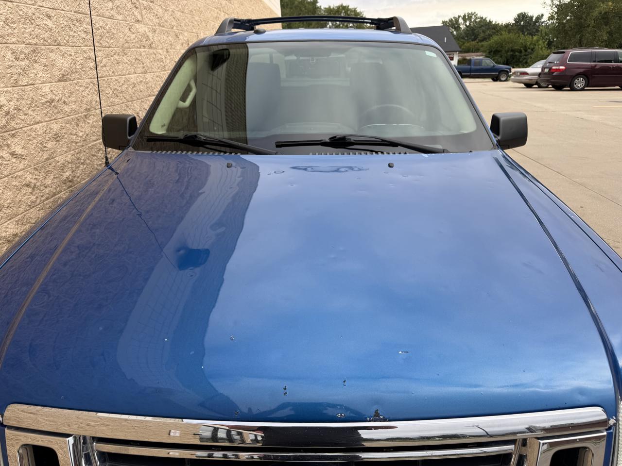 Ford Explorer Sport Trac 4WD 4dr XLT 2010