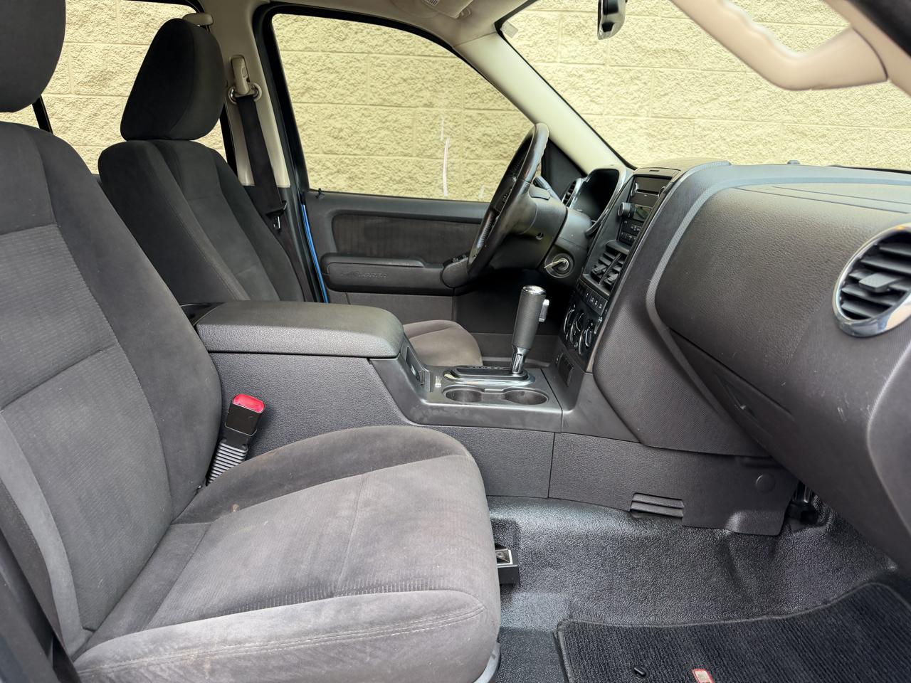 Ford Explorer Sport Trac 4WD 4dr XLT 2010