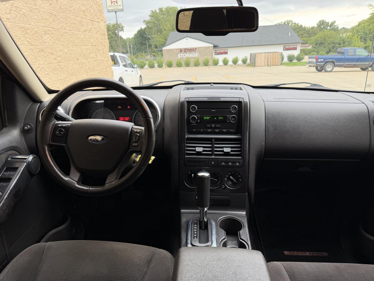 Ford Explorer Sport Trac 4WD 4dr XLT 2010