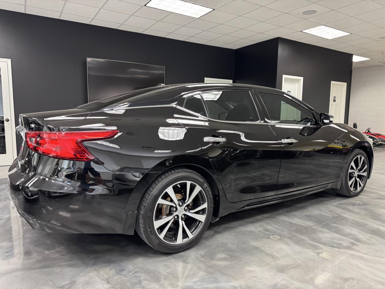 Nissan Maxima SV 3.5L 2017