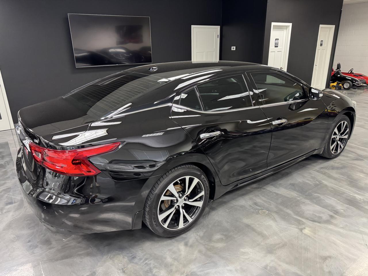 Nissan Maxima SV 3.5L 2017