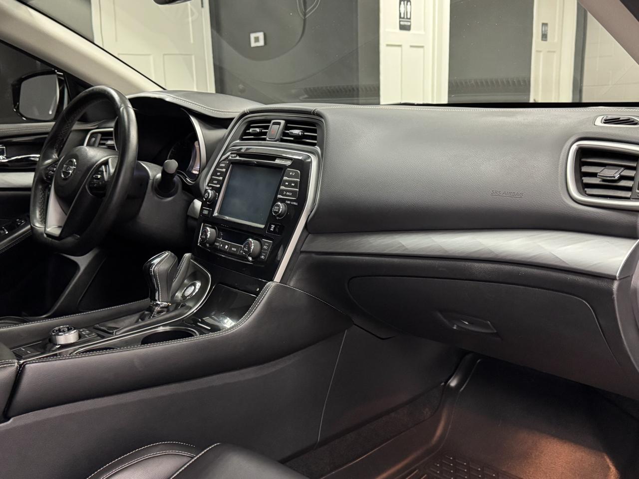 Nissan Maxima SV 3.5L 2017