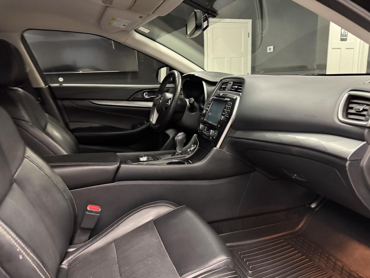 Nissan Maxima SV 3.5L 2017