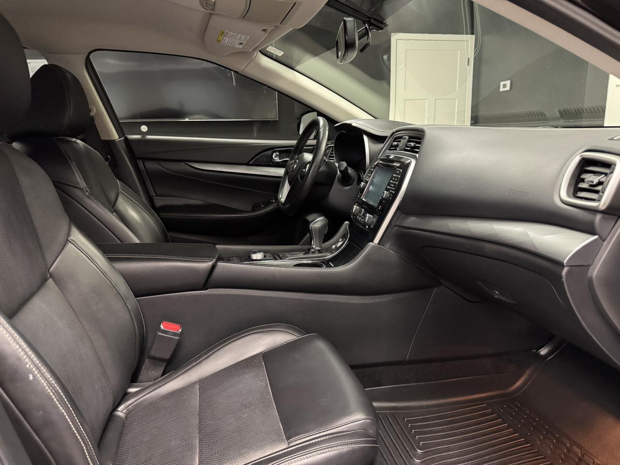 Nissan Maxima SV 3.5L 2017