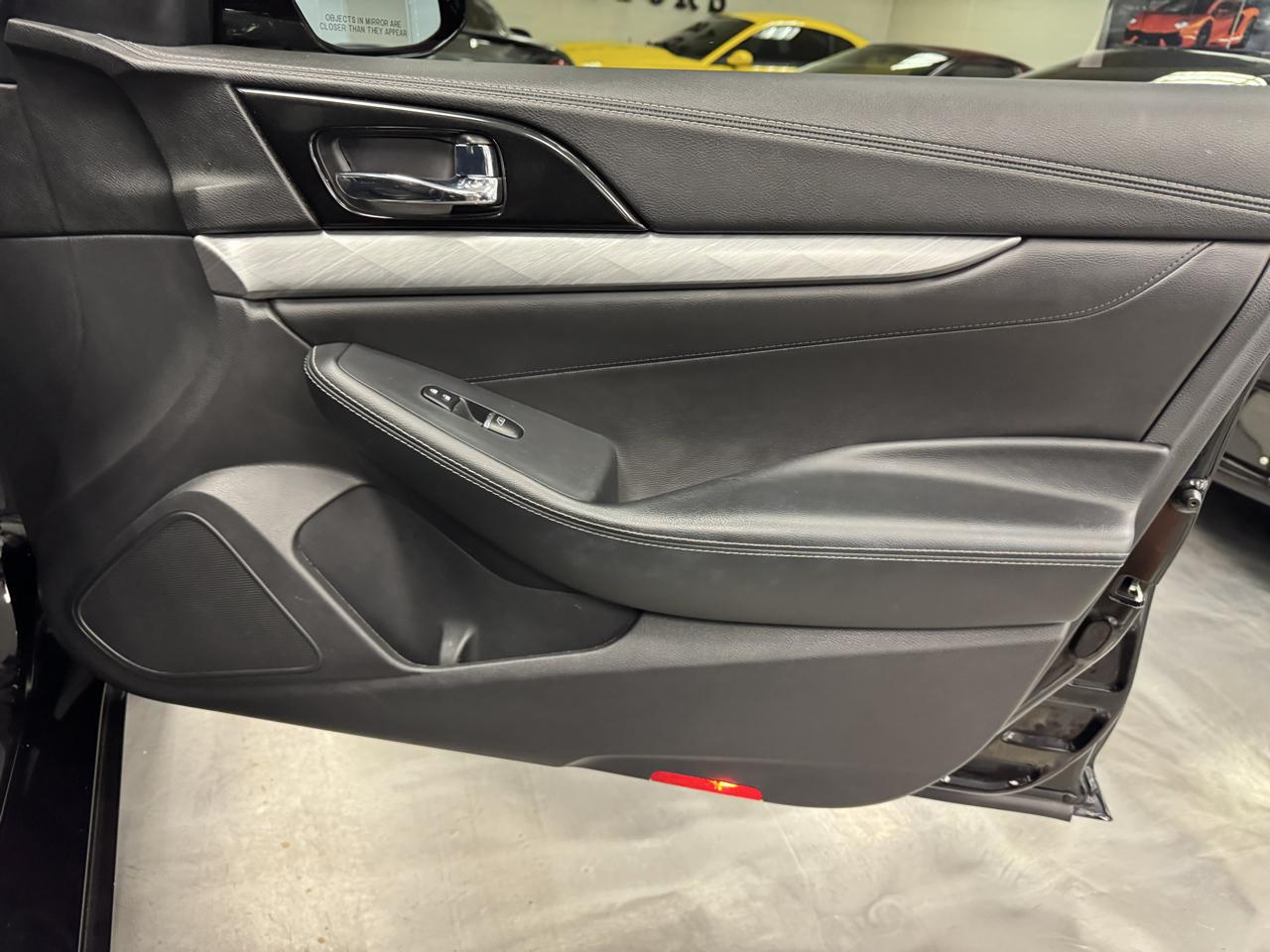 Nissan Maxima SV 3.5L 2017