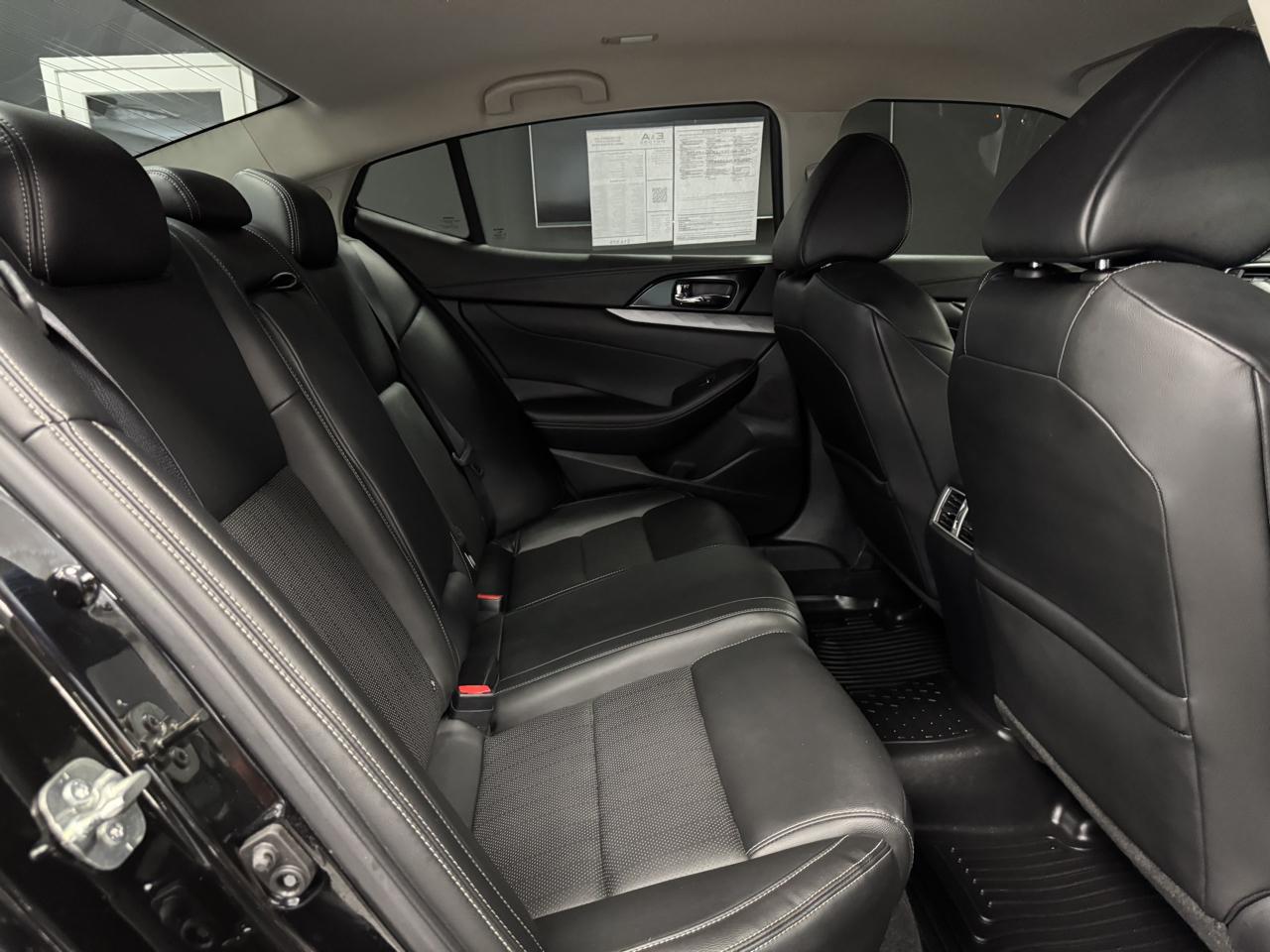 Nissan Maxima SV 3.5L 2017