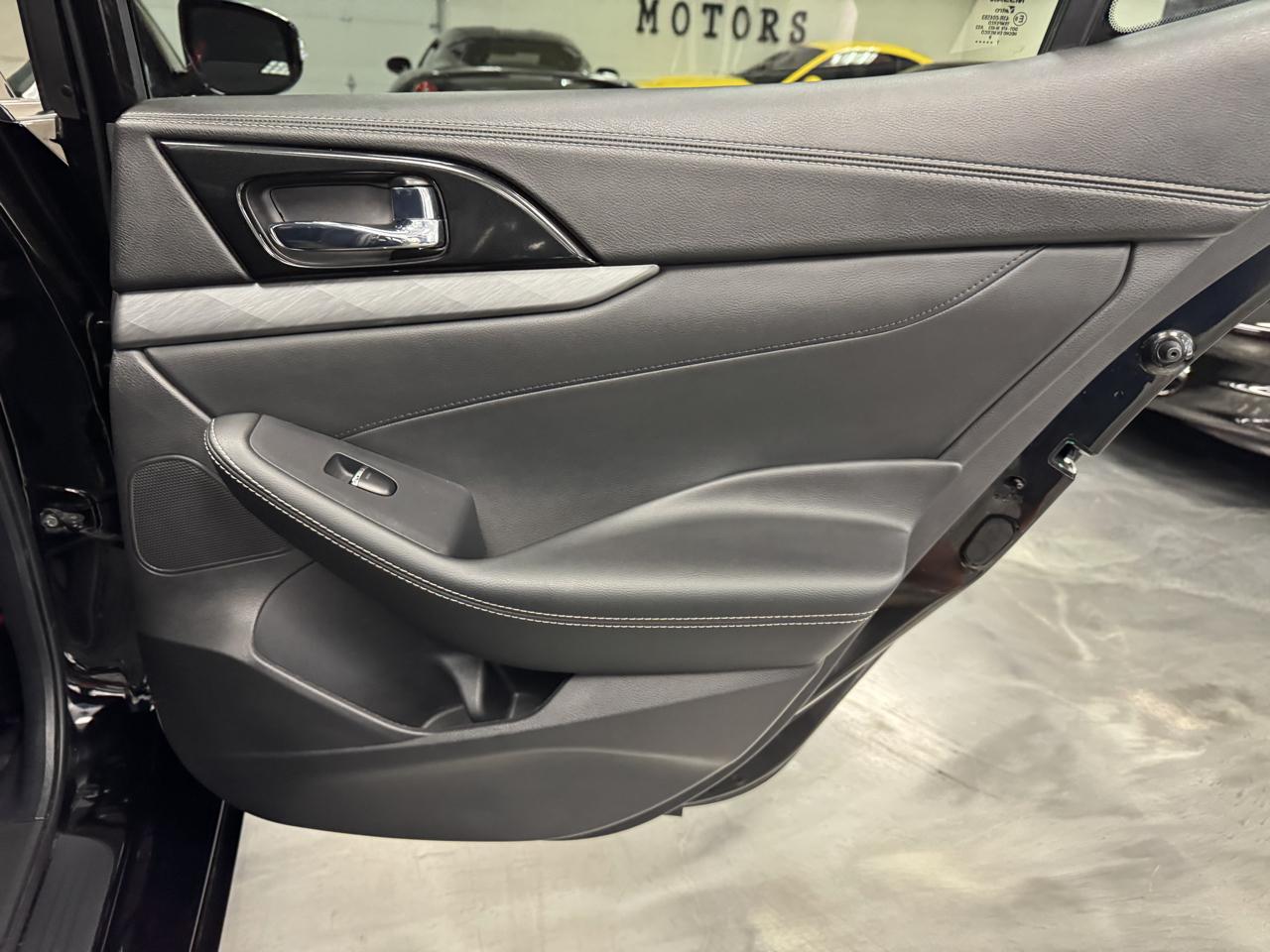 Nissan Maxima SV 3.5L 2017