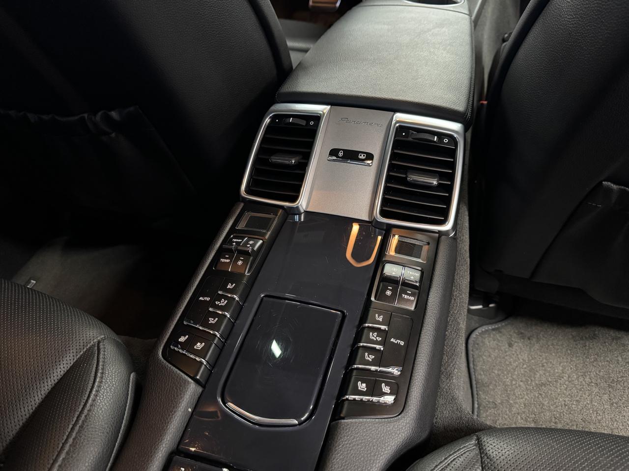 Porsche Panamera  2013