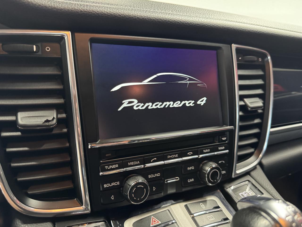 Porsche Panamera  2013