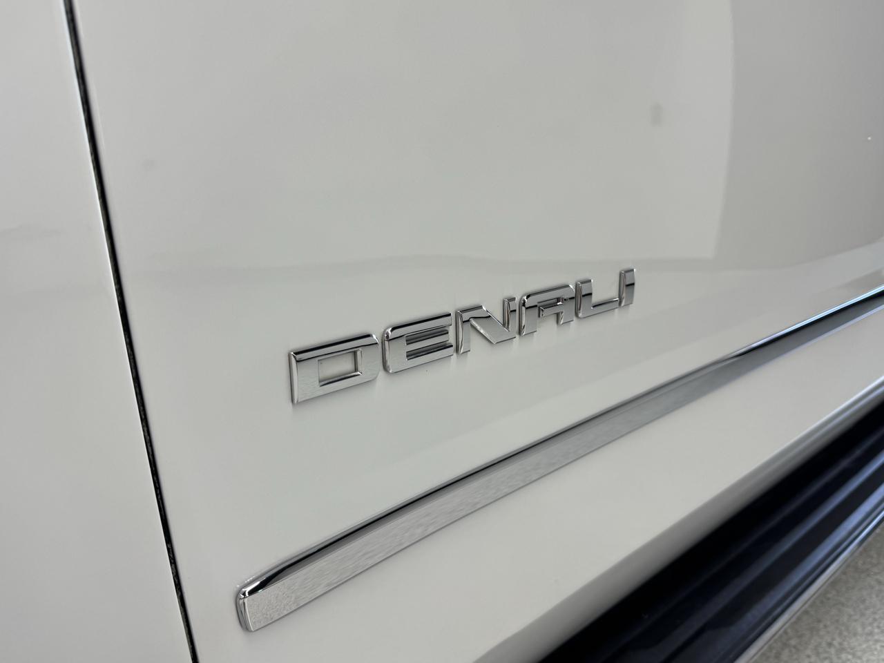 GMC Yukon Denali 2016