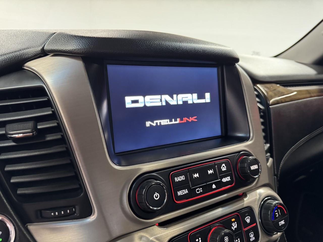 GMC Yukon Denali 2016