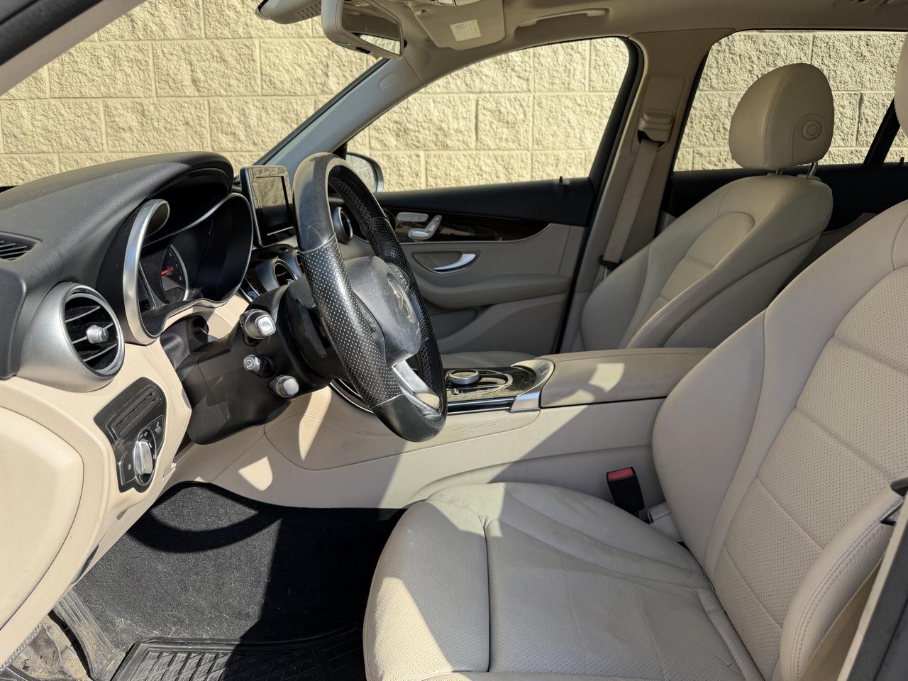 Mercedes-Benz GLC GLC 300 4MATIC SUV 2017