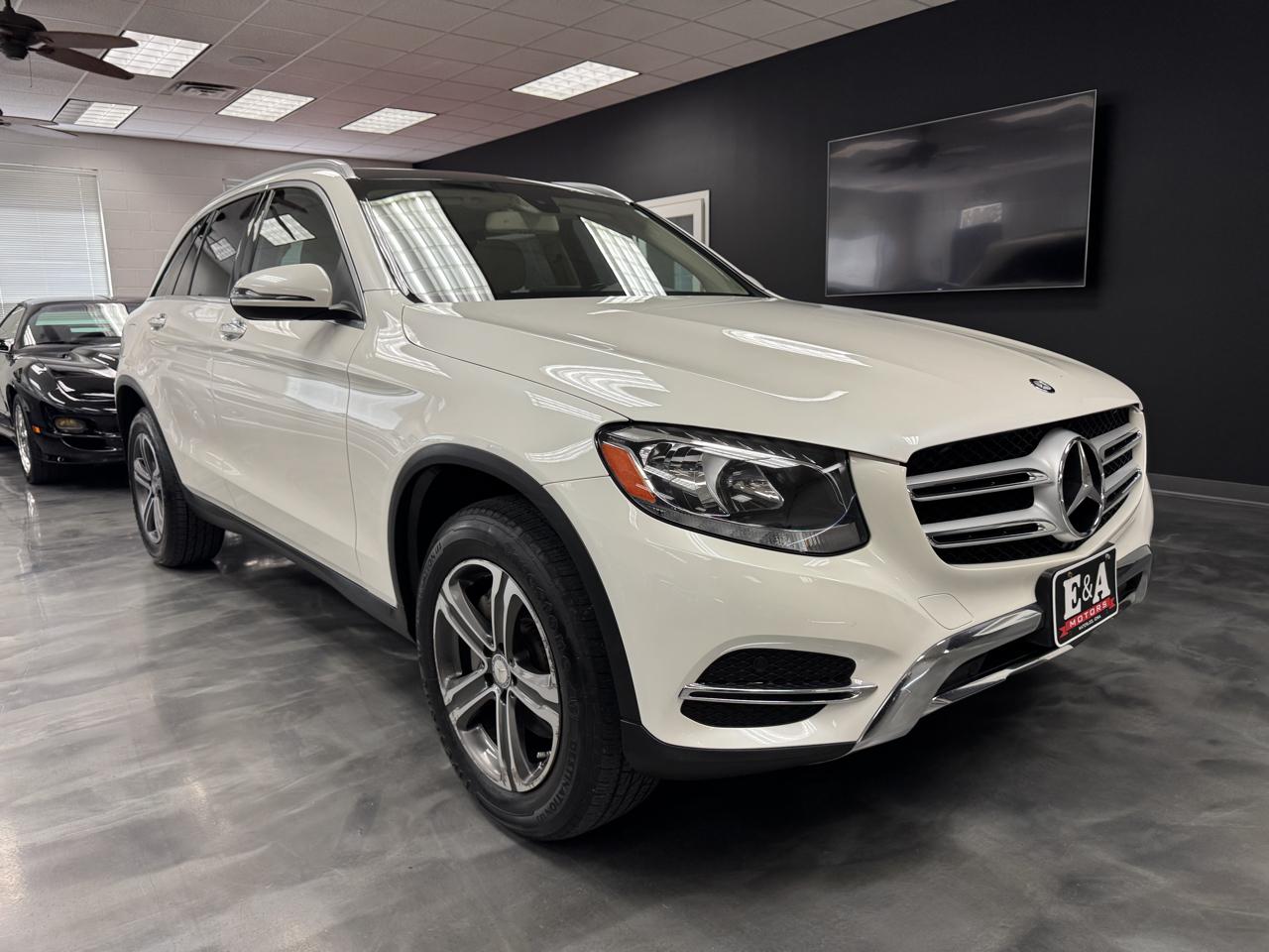 Mercedes-Benz GLC GLC 300 4MATIC SUV 2017