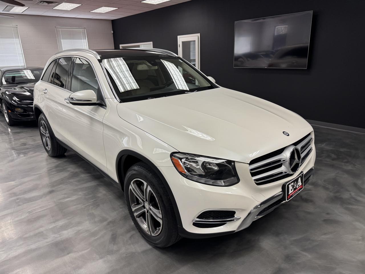 Mercedes-Benz GLC GLC 300 4MATIC SUV 2017