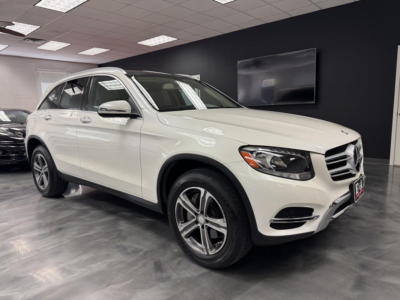 Mercedes-Benz GLC GLC 300 4MATIC SUV 2017