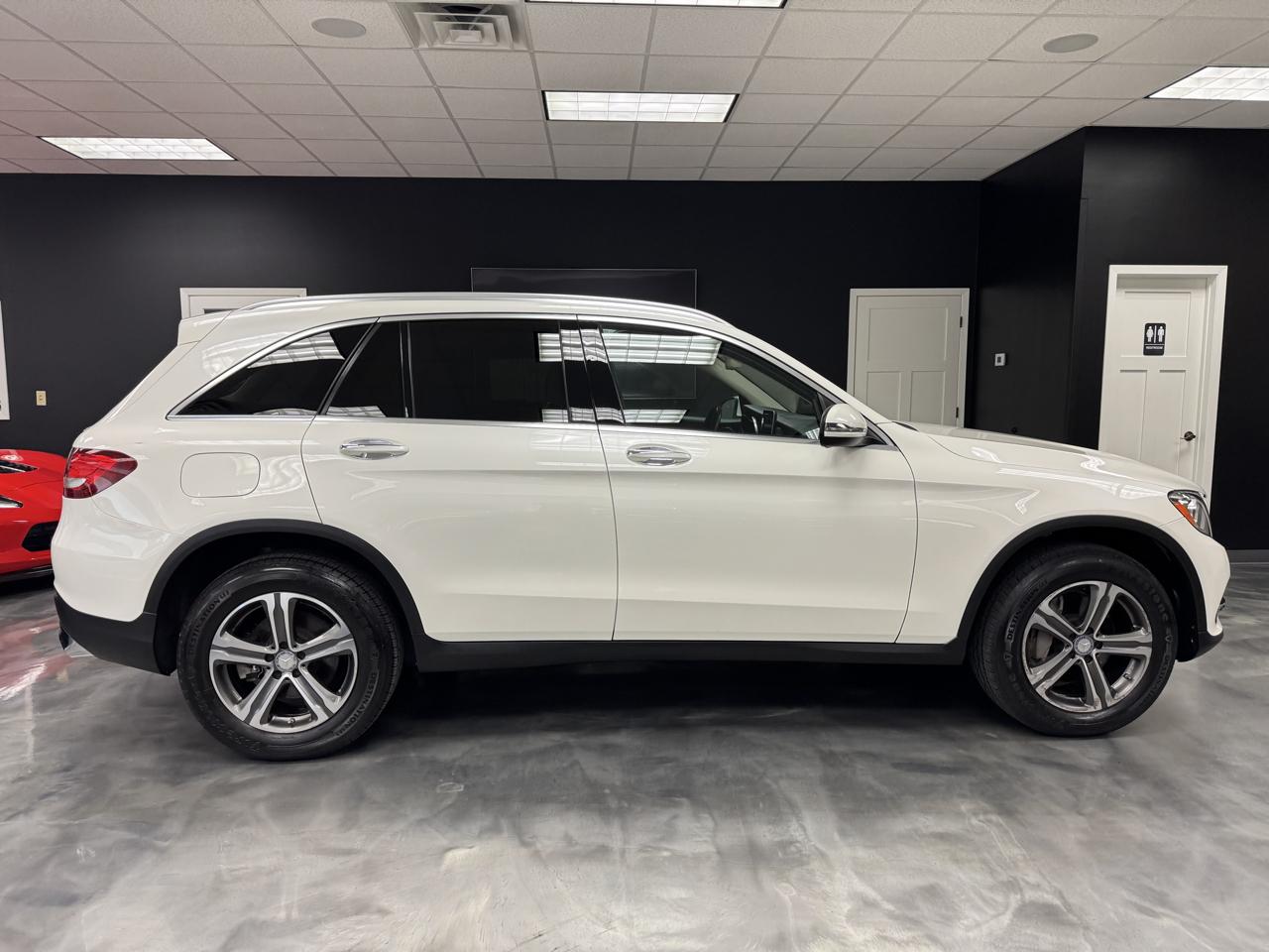 Mercedes-Benz GLC GLC 300 4MATIC SUV 2017