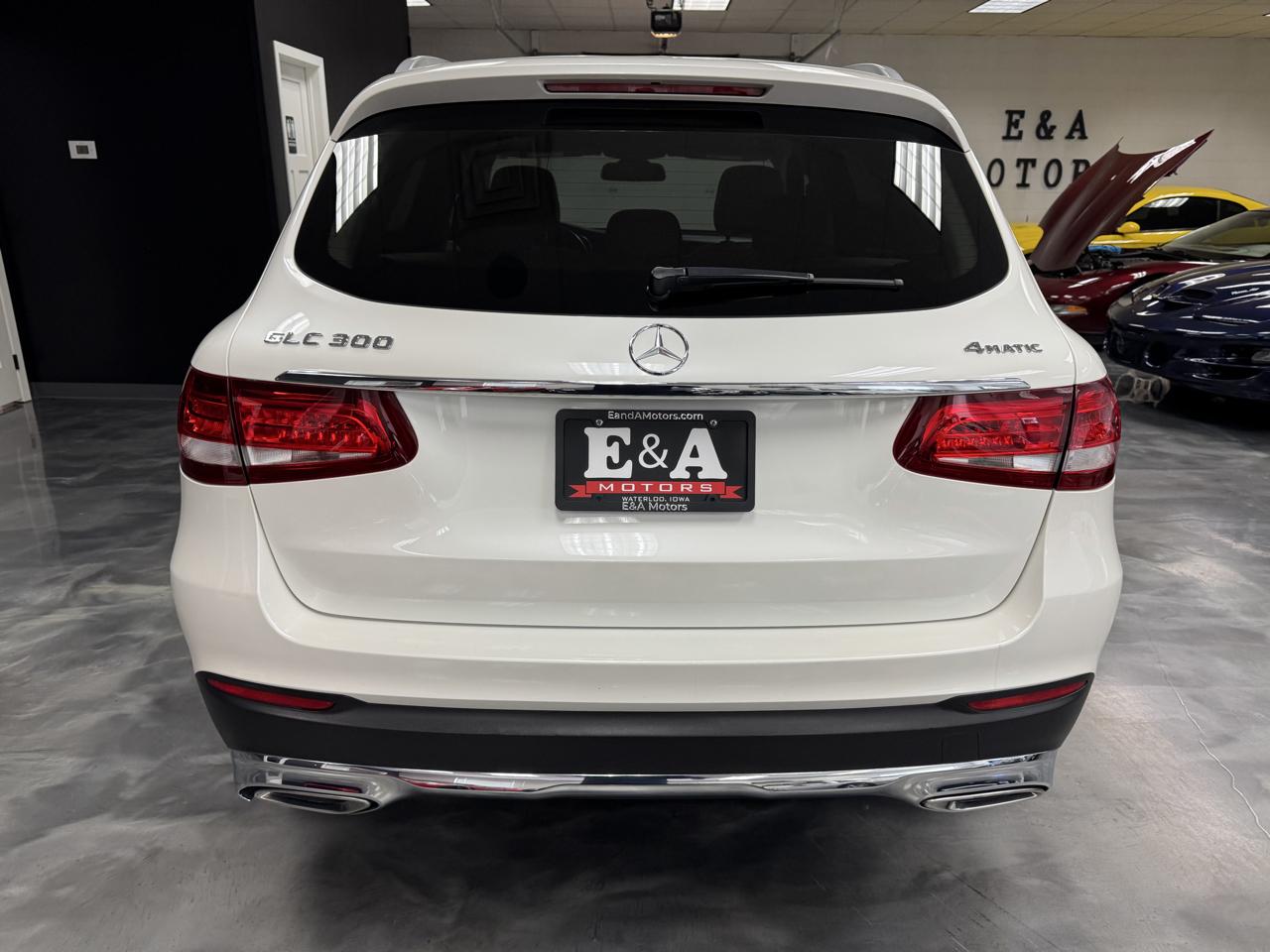 Mercedes-Benz GLC GLC 300 4MATIC SUV 2017