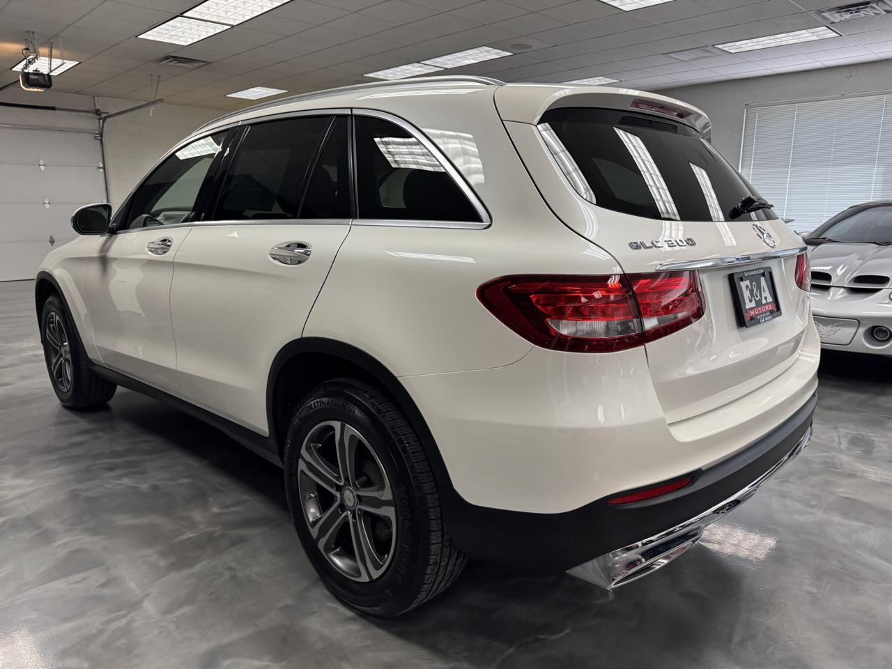 Mercedes-Benz GLC GLC 300 4MATIC SUV 2017