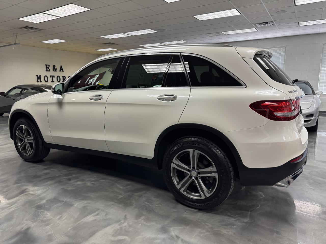 Mercedes-Benz GLC GLC 300 4MATIC SUV 2017