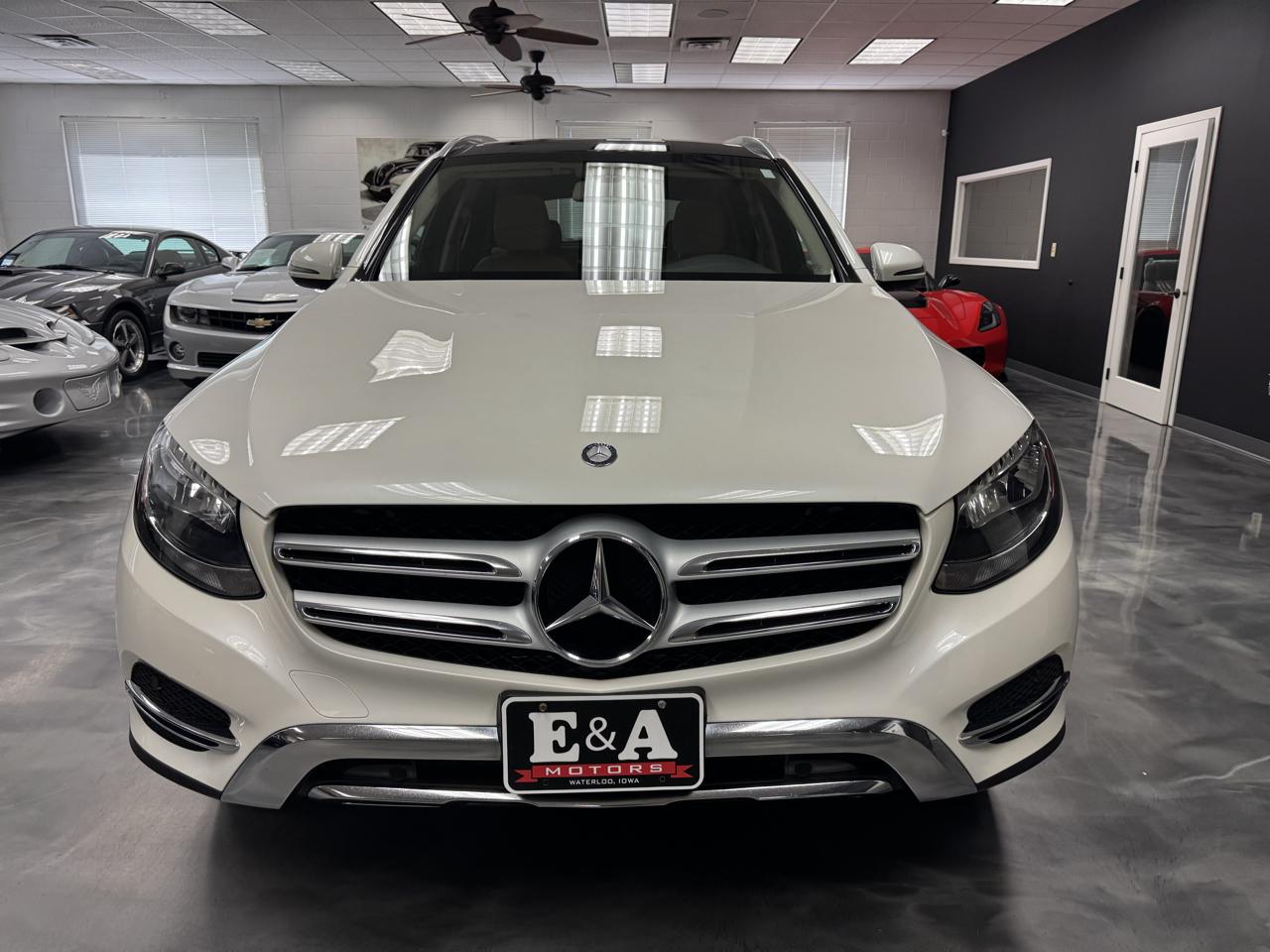 Mercedes-Benz GLC GLC 300 4MATIC SUV 2017