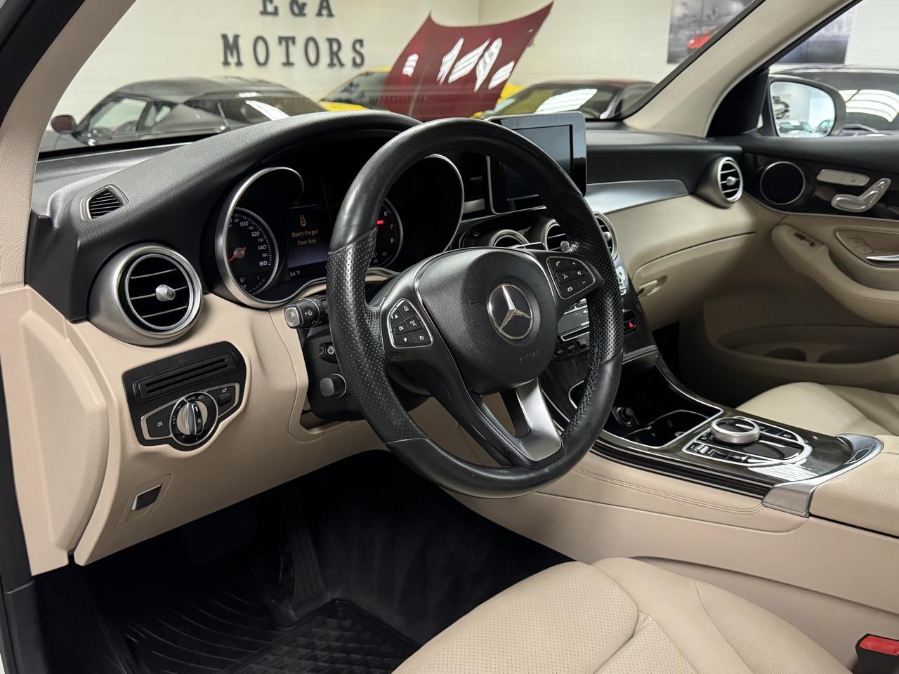 Mercedes-Benz GLC GLC 300 4MATIC SUV 2017