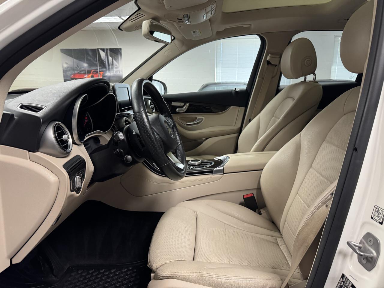 Mercedes-Benz GLC GLC 300 4MATIC SUV 2017