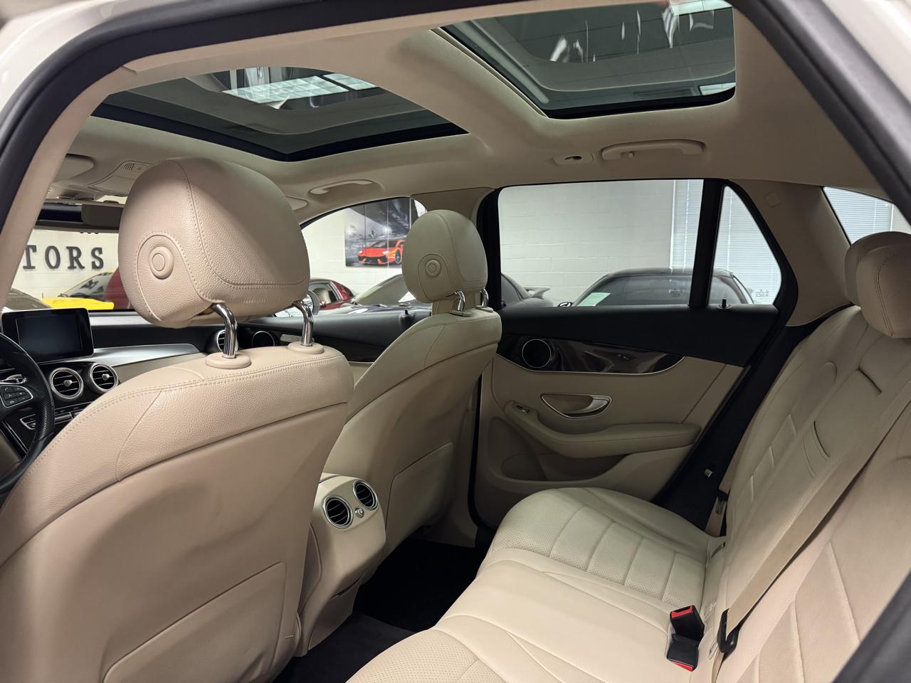 Mercedes-Benz GLC GLC 300 4MATIC SUV 2017
