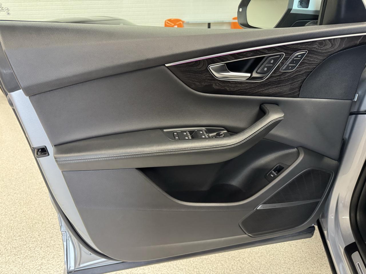 Audi Q8 Premium Plus 55 TFSI quattro 2022