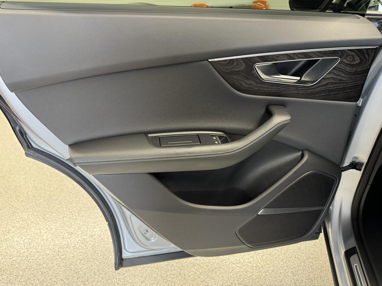 Audi Q8 Premium Plus 55 TFSI quattro 2022