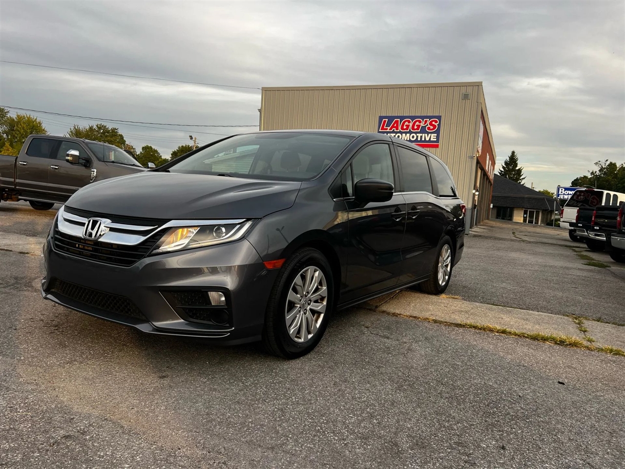 2019 Honda Odyssey LX photo 2