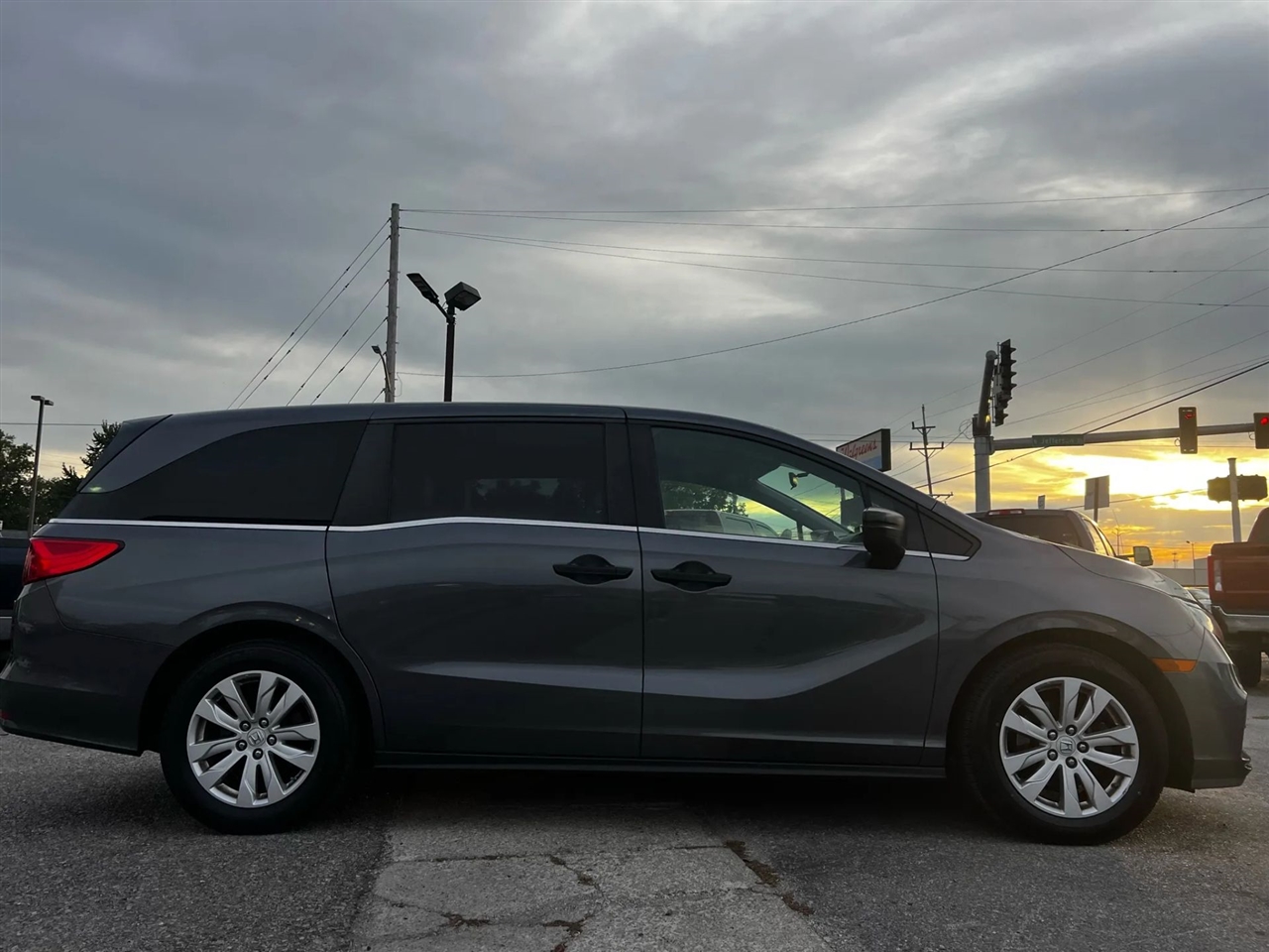 2019 Honda Odyssey LX photo 4